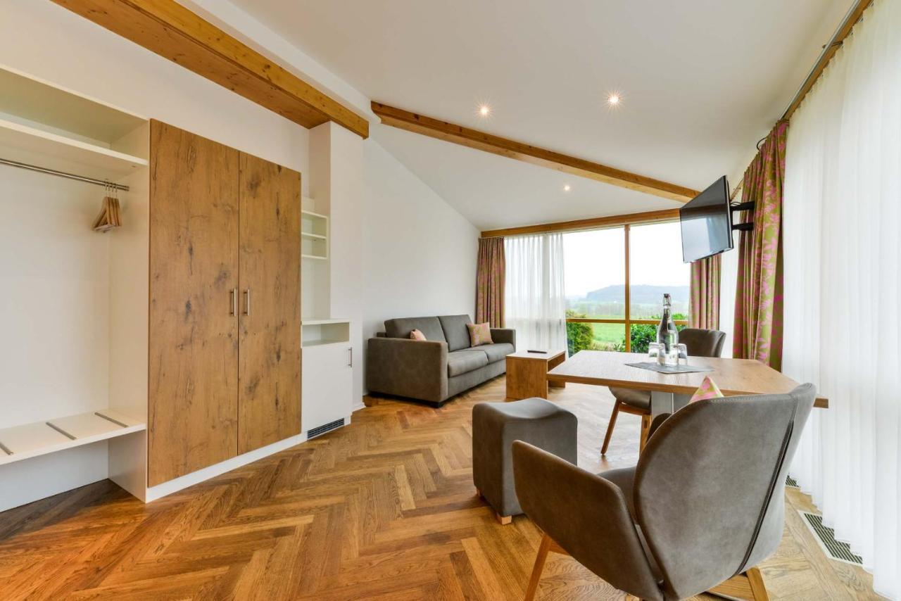 Bett'N Glueck - Uebernachtung & Fruehstueck Bed & Breakfast Zusmarshausen Bagian luar foto