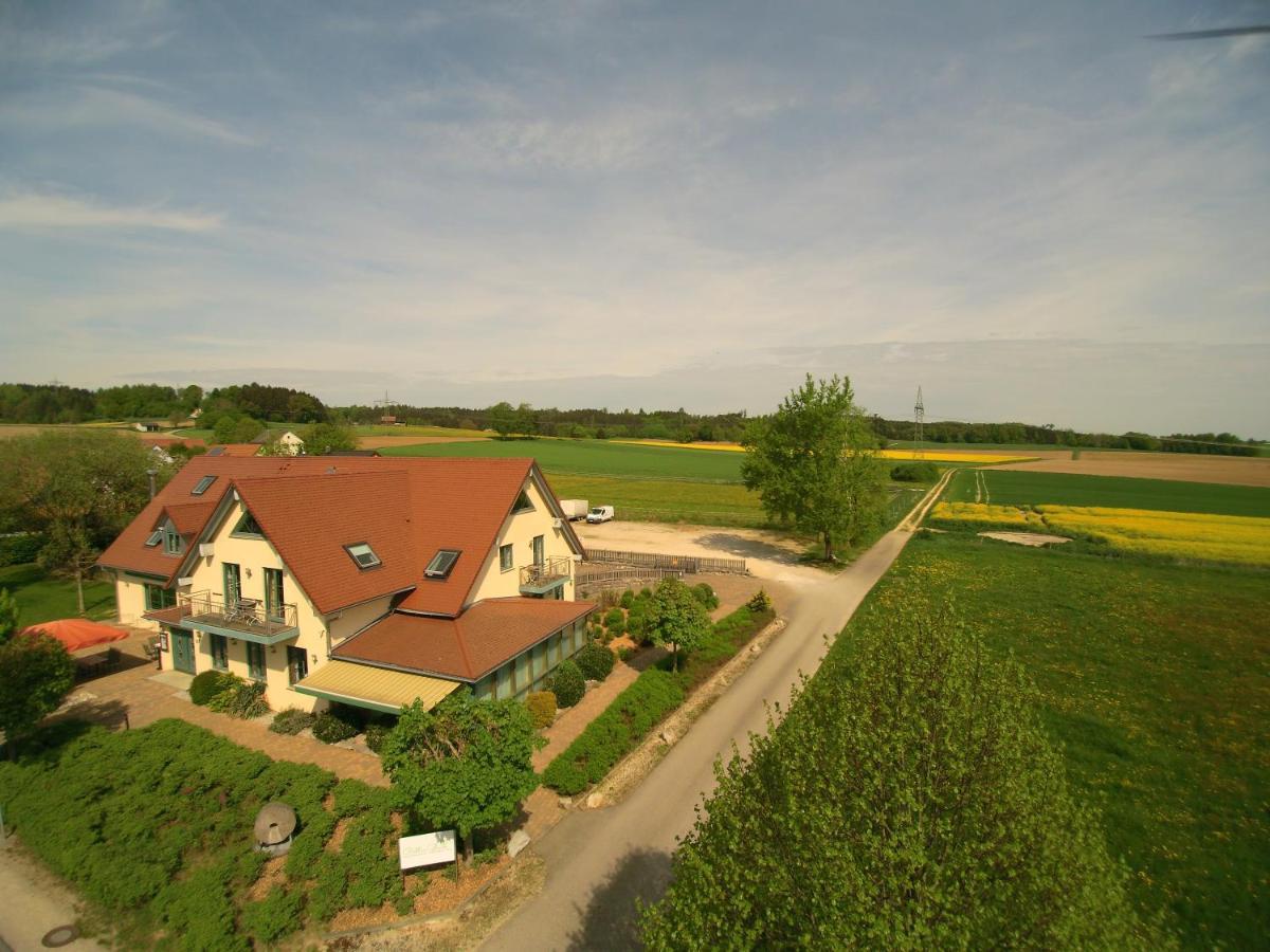 Bett'N Glueck - Uebernachtung & Fruehstueck Bed & Breakfast Zusmarshausen Bagian luar foto